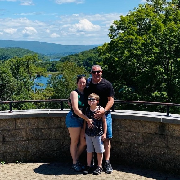 Meet your Posher, Tanya - Picture 3 of 4